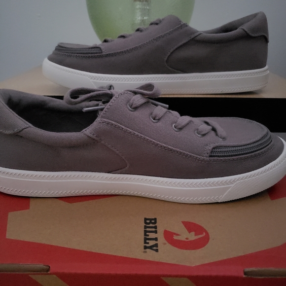 EUC - IOB BILLY Footwear Gore Low Zip-On Sneakers (6) - Picture 7 of 9